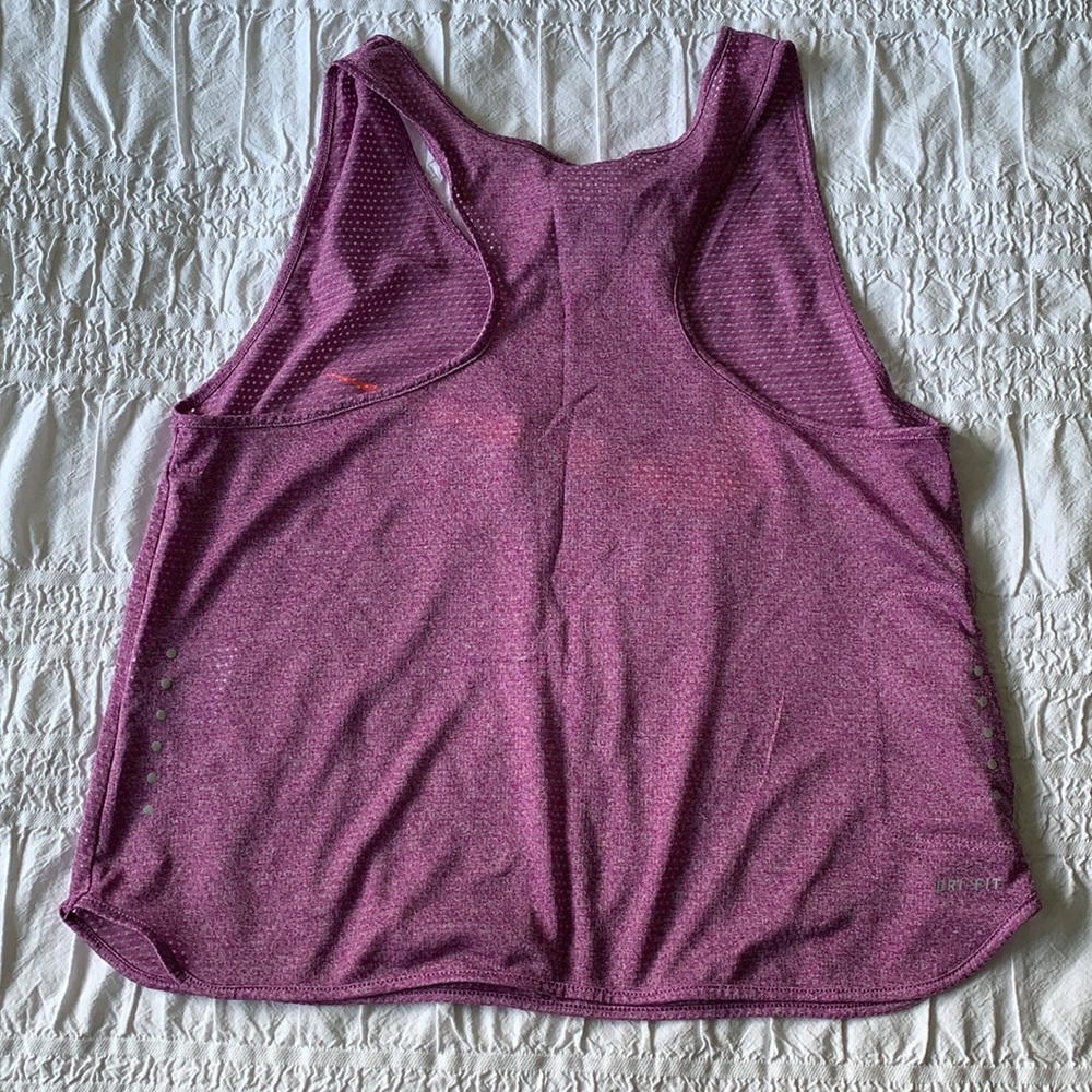 Nike lightweight tank - Picture 5 of 6